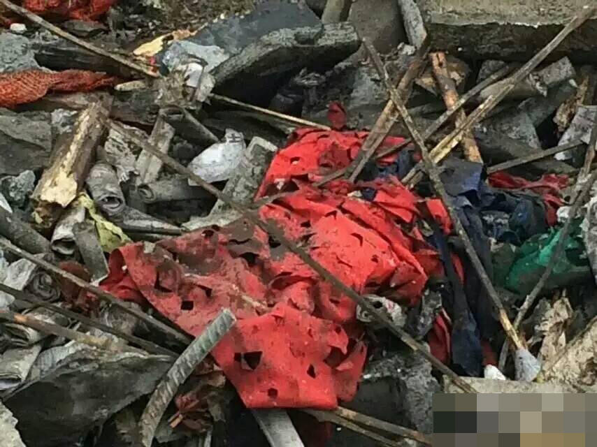 贵州农户自制烟花爆竹爆炸 致6死10伤(组图)