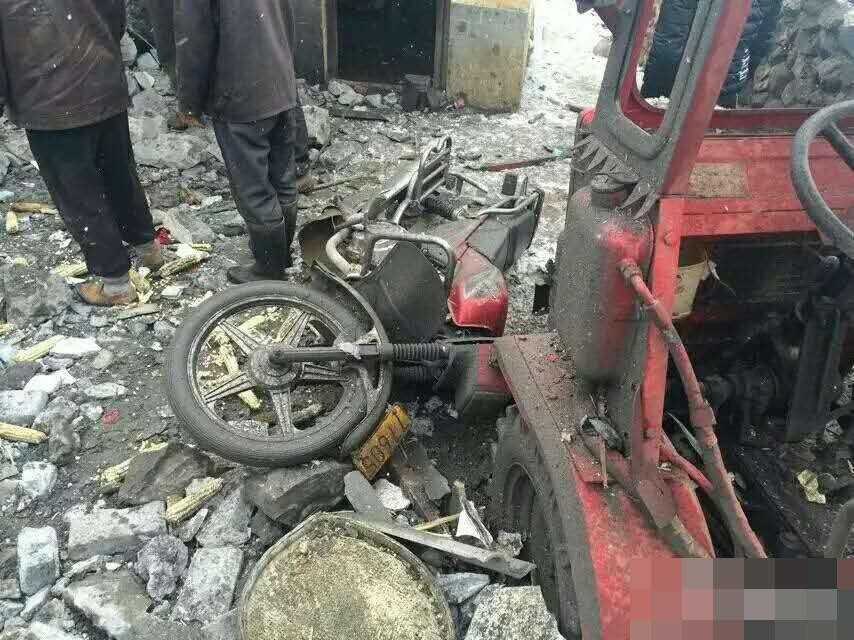 贵州农户自制烟花爆竹爆炸 致6死10伤(组图)