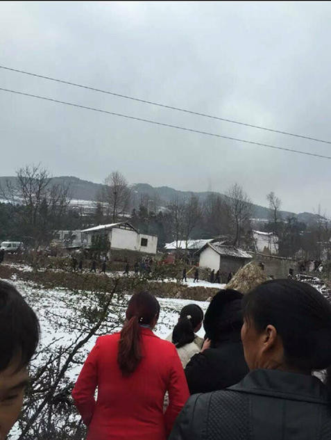 贵州农户自制烟花爆竹爆炸 致6死10伤(组图)