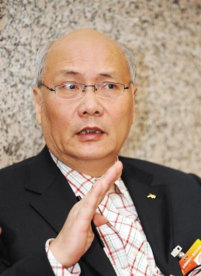 三线小城居民：从逛老商业街到网购成日常