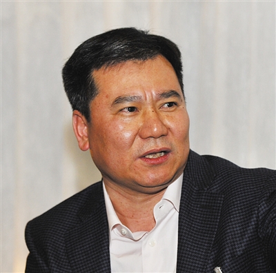 三线小城居民：从逛老商业街到网购成日常