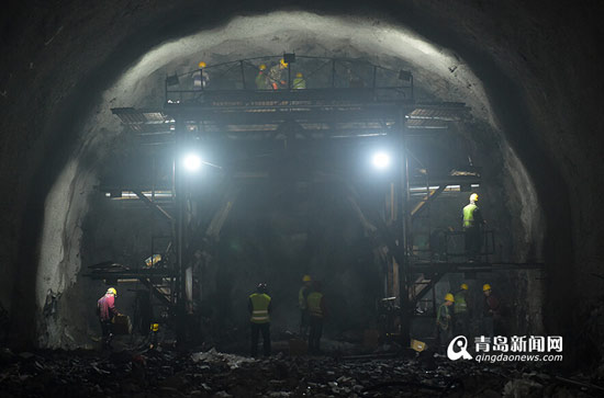 探秘国内首条跨海地铁隧道