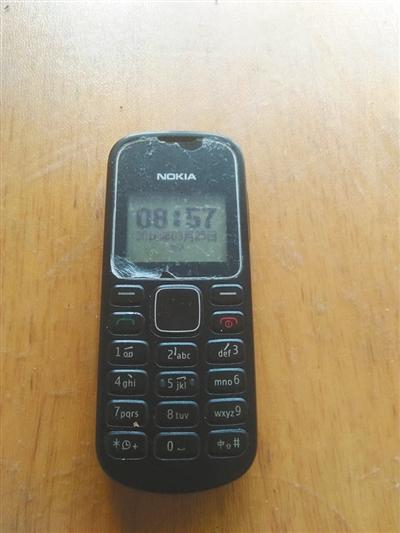 河北沧州12高中生因携带或使用手机被劝退