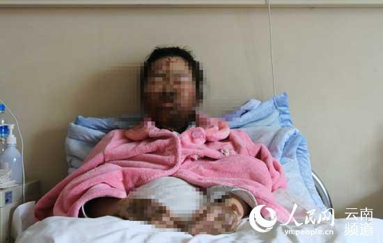 正在医院接受救治的李汶蔚。(人民网 虎遵会 摄)