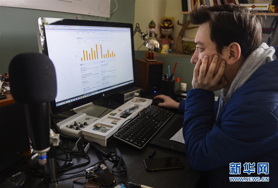 哈萨克族小伙儿新疆土话创业受追捧