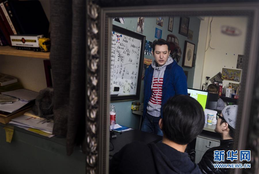 哈萨克族小伙儿新疆土话创业受追捧