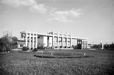 江海学院:新起点 新目标 新期待