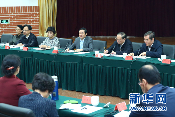 4月12日，中共中央政治局委员、中央书记处书记、中宣部部长刘奇葆在北京出席“走向世界的中国儿童文学”座谈会并讲话。 新华社记者丁海涛摄