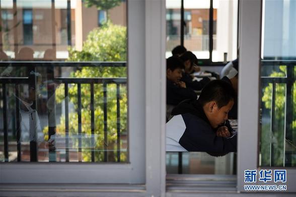 （社会）（2）学校选址，距&ldquo;毒地&rdquo;100米&mdash;&mdash;常州学校化工污染事件影像调查