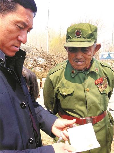 吉林90岁老兵当选村官背后：财务混乱 公款被挪用