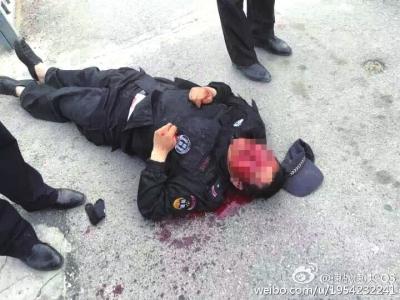 宾利司机违停被保安劝离 纠集多人殴打保安(图)