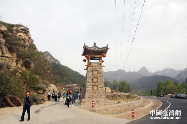 骆驼湾村村口。