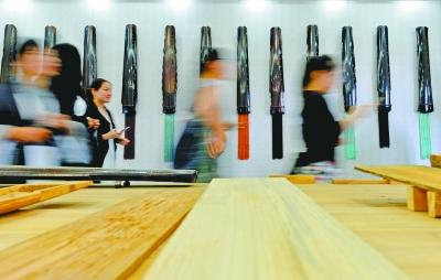 湖北郭家庙出土中国最早的琴 距今2700多年(图)