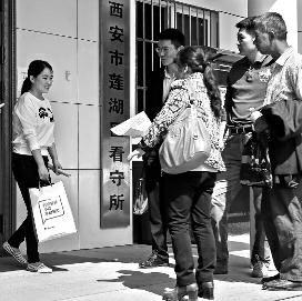 女子曾因假扮护士偷婴入狱 又因盗窃再次入狱