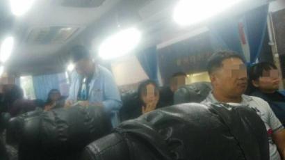 四川游客组团游港拒购物被关珠宝店 疑遭打头威胁