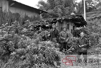 邻居们称,他们也不相信邱宝财会盗窃。