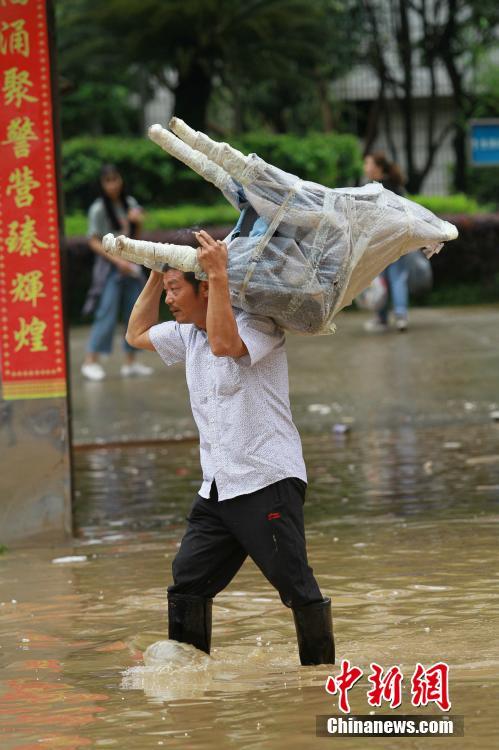 连日暴雨致福建顺昌城区成&ldquo;水乡&rdquo;