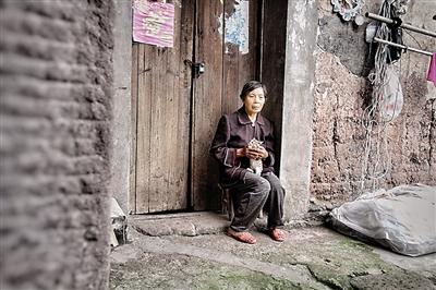 男子21年前为救人不幸遇难 至今仍被说多管闲事