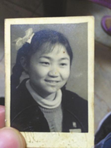 80岁“宜宾最美奶奶” 孙女掌镜把青春拍回来