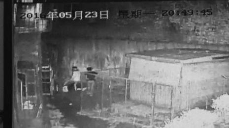 女孩放学被&ldquo;掳&rdquo;走 遭3女生暴打一个多小时