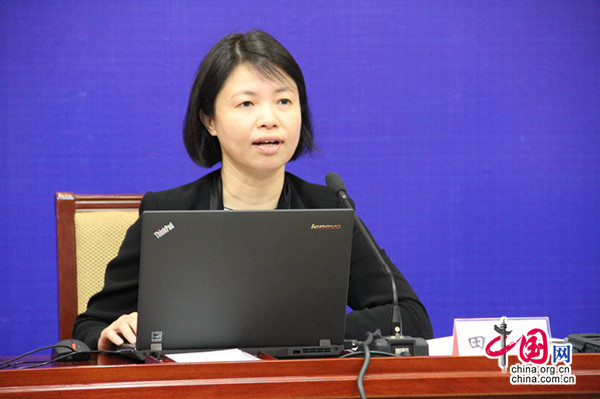 教育部语言文字信息管理司 田立新司长介绍中国语言生活状况报告(2016)》有关情况 摄像 (中国网 曾瑞鑫)