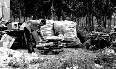 男子蒙杀人冤屈10年 申请国家赔偿立案4年无果