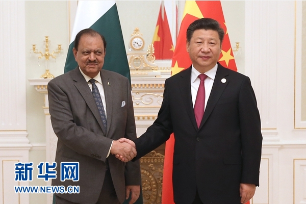 6月23日，國家主席習近平在塔什幹會見巴基斯坦總統侯賽因。新華社記者馬佔成攝