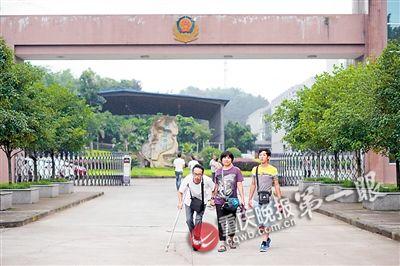 “丐帮夫妻”坚持救助流浪娃 十余年中助养20人