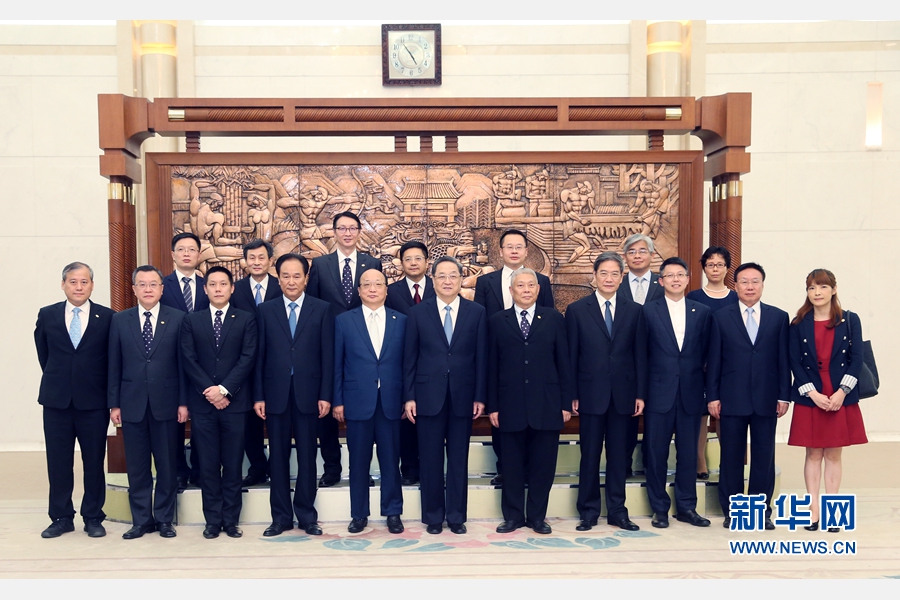 7月4日，中共中央政治局常委、全国政协主席俞正声在北京人民大会堂会见蔡衍明董事长率领的台湾旺旺中时媒体集团访问团一行。 新华社记者 姚大伟 摄