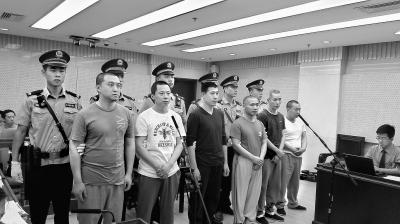 6名男子涉1600万象牙熊掌买卖 在西城法院出庭受审