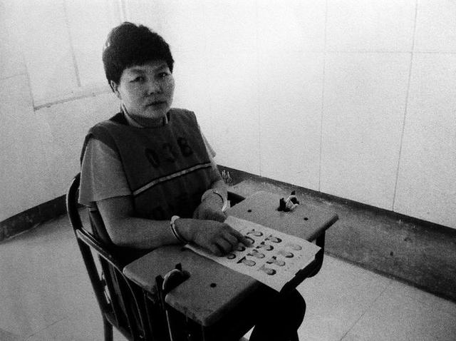 丈夫举报妻子贩卖亲骨肉 养不了就送给别人