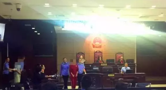 鞍山5岁女孩因捂妹妹嘴被父亲殴打致死