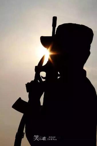 明明说好一起丑,你却在部队整了容