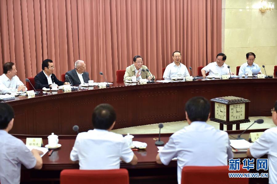 8月18日,全国政协在北京召开第54次双周协商座谈会,围绕“国际科技合作与大科学计划”建言献策。全国政协主席俞正声主持会议并讲话。新华社记者李涛摄 8月18日,全国政协在北京召开第54次双周协商座谈会,围绕“国际科技合作与大科学计划”建言献策。全国政协主席俞正声主持会议并讲话。新华社记者李涛摄