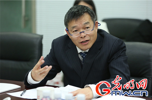 【新常态 光明论】胡鞍钢:中国健康发展之路是从“东亚病夫”到“东方巨人”