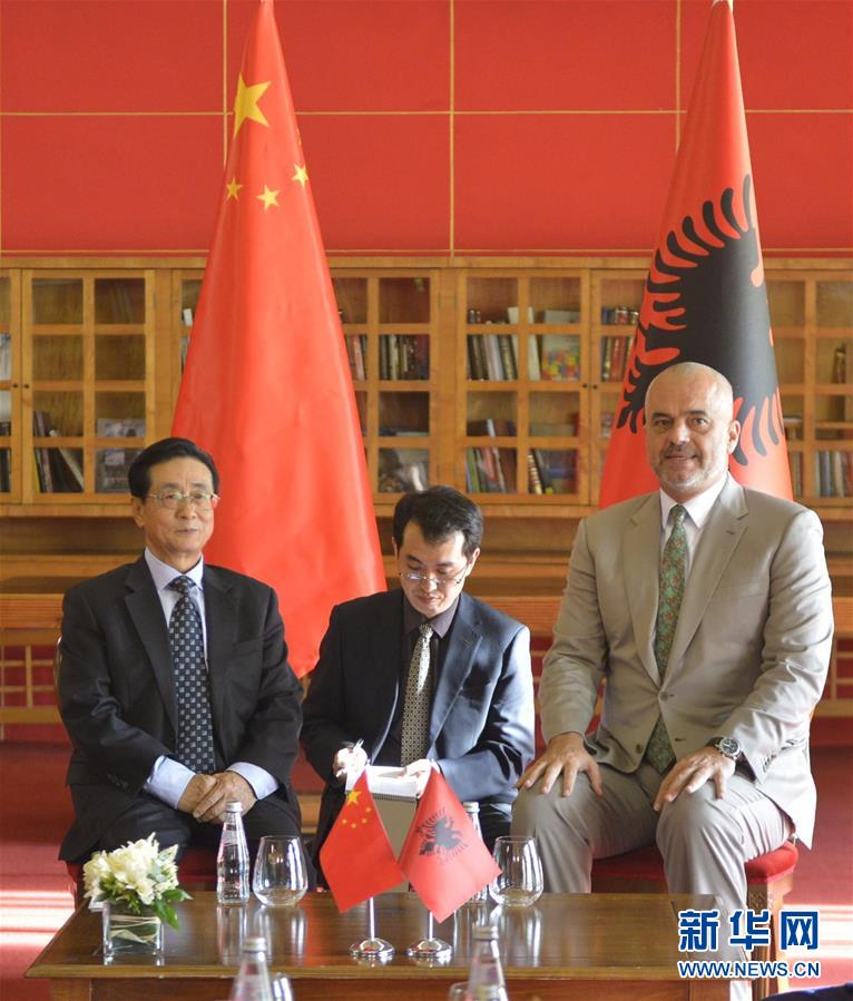 （XHDW）赵洪祝会见阿尔巴尼亚总理拉马