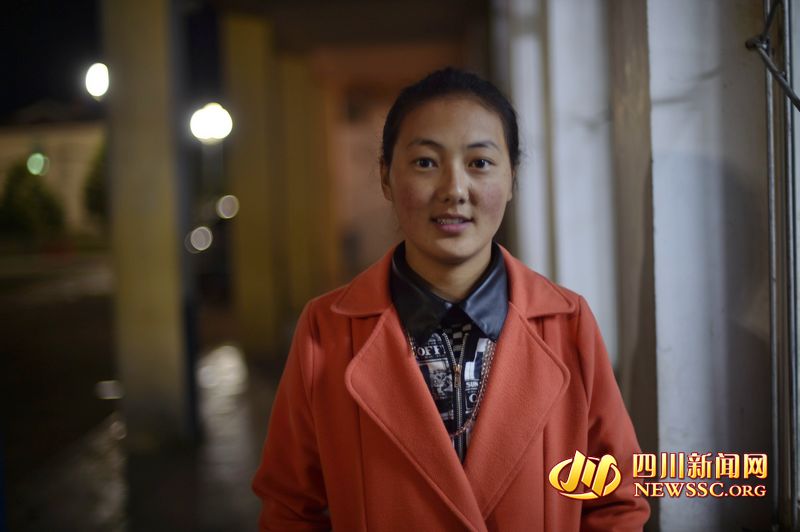 色准来自壤塘县,由于家离学校太远,她每学期只能回家一次