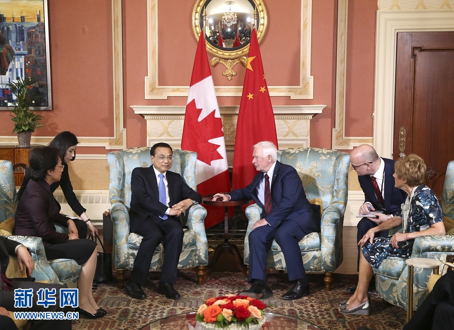  9月22日，国务院总理李克强在渥太华总督府会见加拿大总督约翰斯顿。 新华社记者 庞兴雷 摄 