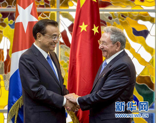 当地时间9月24日，国务院总理李克强在哈瓦那革命宫同古巴国务委员会主席兼部长会议主席劳尔&middot;卡斯特罗举行会谈。 新华社记者李学仁摄