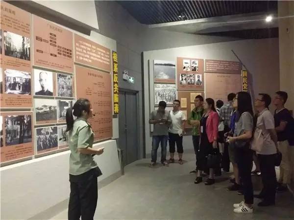 国庆去哪儿？走过这条路的广西人，恐怕你会哭！