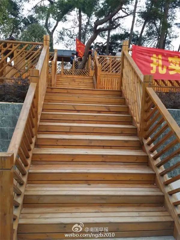 国庆去哪儿？走过这条路的广西人，恐怕你会哭！