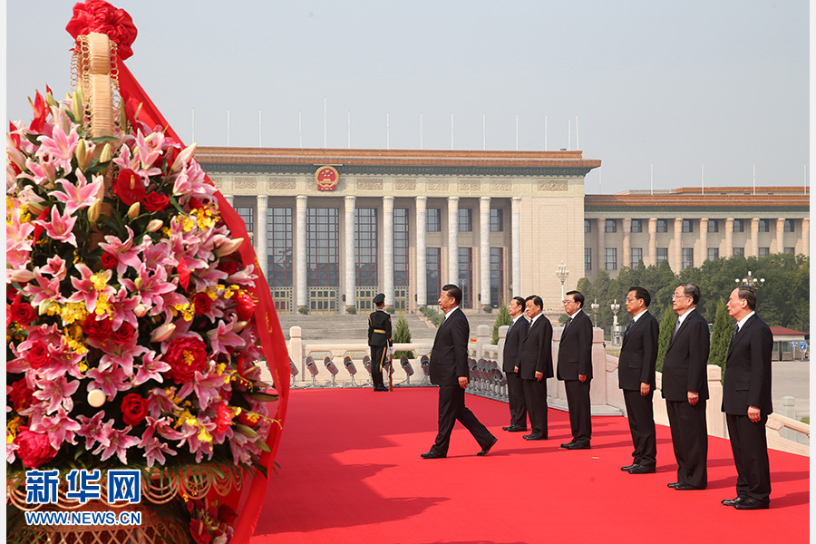 9月30日上午，黨和國家領導人習近平、李克強、張德江、俞正聲、劉雲山、王岐山、張高麗等來到北京天安門廣場，出席烈士紀念日向人民英雄敬獻花籃儀式。新華社記者 姚大偉 攝