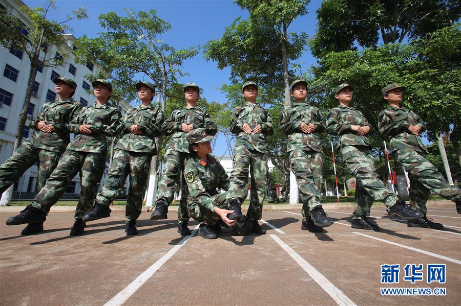 #（军事）（2）女兵的新训生活