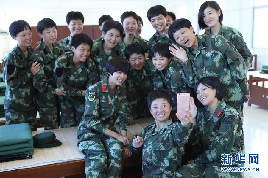 #（军事）（6）女兵的新训生活