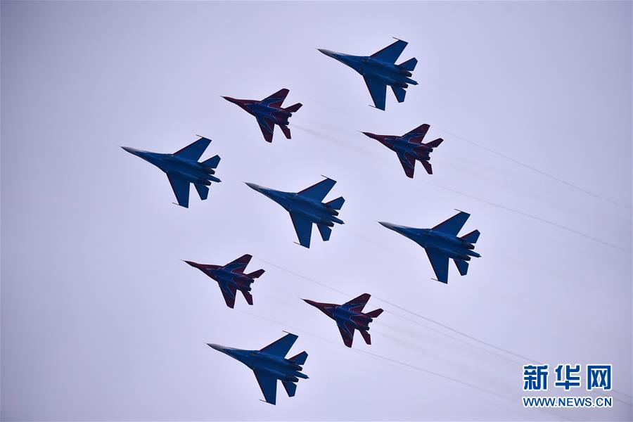 （珠海航展）（1）俄罗斯&ldquo;雨燕&rdquo;&ldquo;勇士&rdquo;&ldquo;合体&rdquo;预演