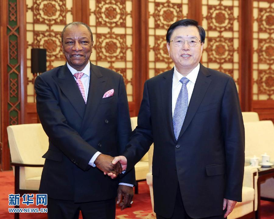 11月2日，全国人大常委会委员长张德江在北京人民大会堂会见几内亚总统孔戴。 新华社记者丁林摄