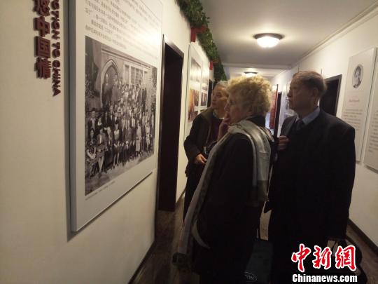 阔别“故乡”逾半世纪十七位加拿大老人再续成都情缘