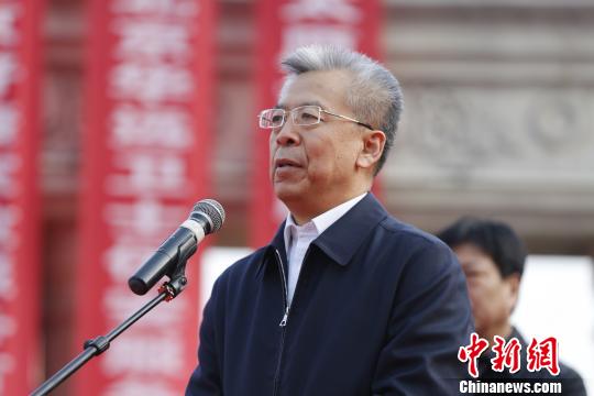 山西558名吕梁山护工出山闯荡市委书记挥手送别