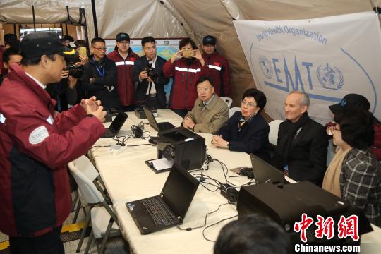 陈冯富珍实地观摩中国国际应急医疗队(图)