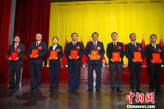 倪强当选海口市人民政府市长